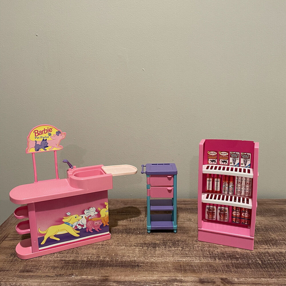 VINTAGE LOT OF BARBIES PET PARLOR BY MATTEL 1994